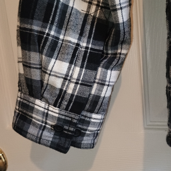 Boston Trader Men’s‎ Sherpa Lined Plaid Flannel Shirt Jacket Medium Black White - Picture 9 of 15